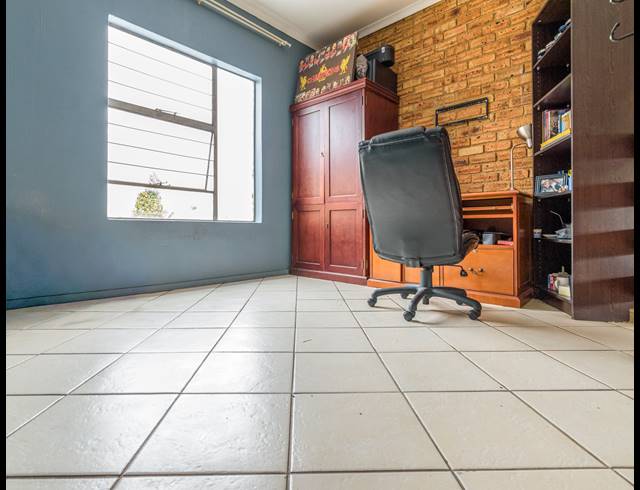 2 BEDROOM APARTMENT FOR SALE IN HONEYPARK